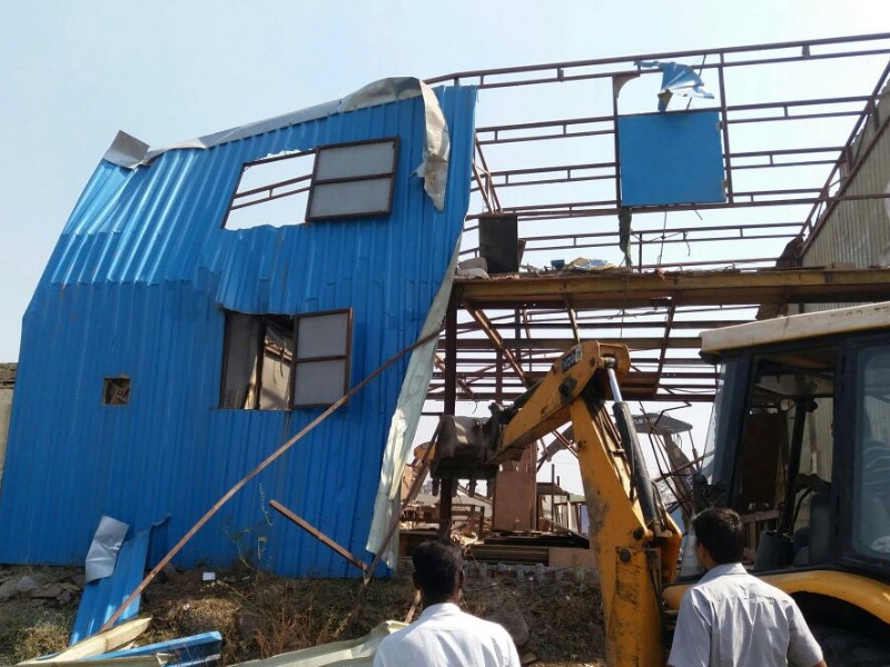 action on illegal construction of the building in Rahatni; Action will continue for 2 consecutive days | रहाटणीत १६ बांधकामावर पालिकेचा हातोडा; सलग २ दिवस सुरू राहणार कारवाई