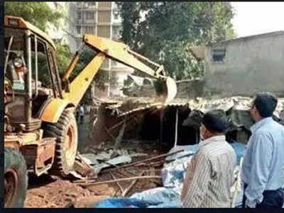 Unauthorized sheds demolished in Nagpur, 84 encroachments removed | नागपुरात अनधिकृत शेड तोडले, ८४ अतिक्रमण हटवले