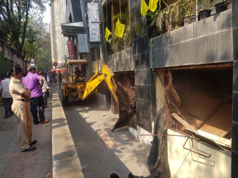Action taken by Pune Municipal Corporation on unauthorized construction of Shivaji Nagar, Apte road | शिवाजीनगर, आपटे रस्ता येथील अनधिकृत बांधकामांवर पुणे महापालिकेची कारवाई