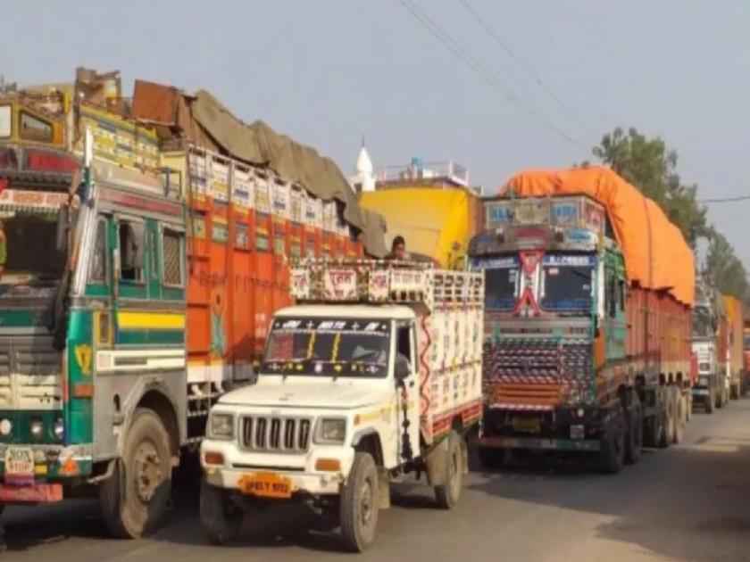 One month no entry for heavy vehicles on Thane-Belapur route; Transport changes for flyover work |  ठाणे-बेलापूर मार्गावर अवजड वाहनांना एक महिना नो एन्ट्री; उड्डाणपुलाच्या कामासाठी वाहतुकीत बदल