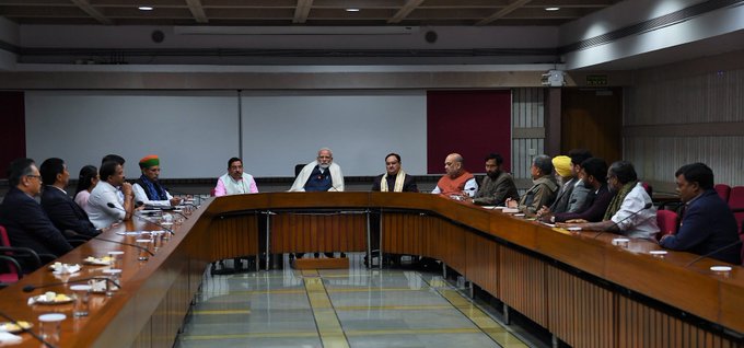 Pm Narendra Modi Asks NDA Leaders To Strongly Support CAA In Parliament | सीएएविरोधातील आंदोलनावरुन नरेंद्र मोदींची नवी खेळी; एनडीएच्या बैठकीत नेत्यांना दिले आदेश 