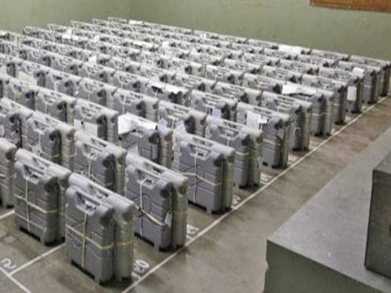 Polling machines in Mawal and Shirur constituencies are safe in Strong Room | मावळ व शिरुर मतदारसंघातील मतदान यंत्रे स्ट्राँग रुम' मध्ये सुरक्षित 