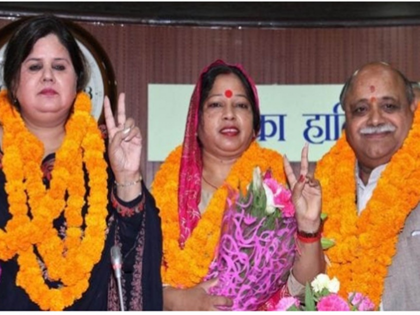BJP joining Congress to stop AAP in Delhi | दिल्लीत 'आप'ला रोखण्यासाठी भाजपची काँग्रेसशी हातमिळवणी