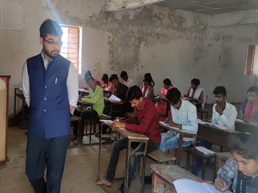 HSC Exam: Action taken against five students in copy case of the first English paper in Latur district | HSC Exam: लातूर जिल्ह्यात पहिल्याच इंग्रजीच्या पेपरला पाच कॉपीबहाद्दरांवर कारवाई