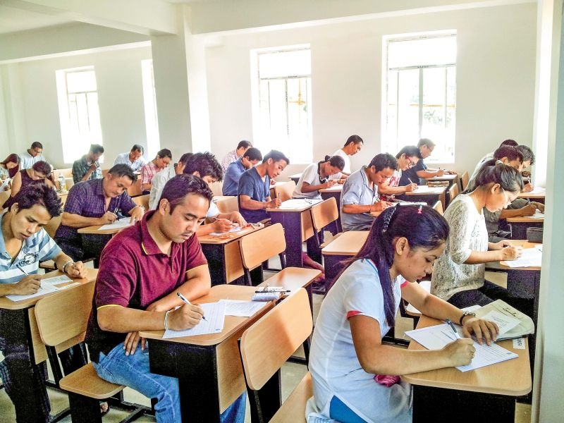 64 thousand students in Nagar district will get HSC exam | नगर जिल्ह्यात ६४ हजार विद्यार्थी देणार बारावीची परीक्षा
