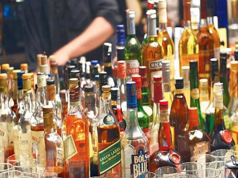Breach of liquor rules; Avoid three wine shops | मद्यविक्री नियमांचे उल्लंघन भोवले; तीन वाइन शॉपला टाळे
