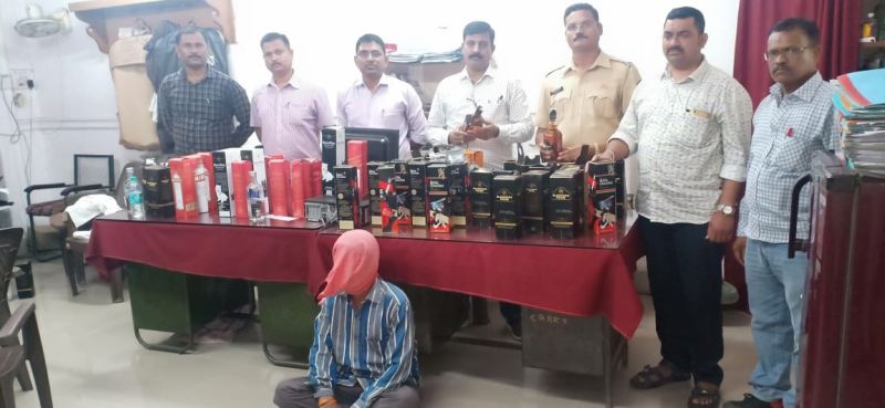 Large number of illegal liquor seized in Nagpur | नागपुरातील नारीमध्ये मोठ्या प्रमाणावर अवैध दारूसाठा जप्त