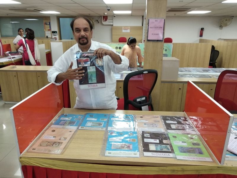 Thanekar experiences unique display of currency notes in 4 countries | ठाणेकरांनी अनुभवले २०० देशांतील चलनी नोटांचे अनोखे प्रदर्शन, आबालवृद्धांची गर्दी
