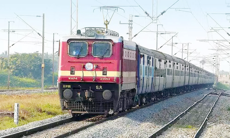 Good News; Doubling, Solapur-Mumbai journey will be reduced by one and a half hours | Good News; दुहेरीकरण, विद्युतीकरणामुळे सोलापूर-मुंबईचा प्रवास दीड तासांनी कमी होणार
