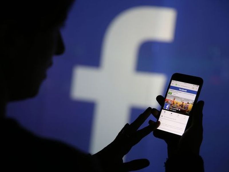 facebook is testing a downvote button heres what it means | 'फेसबुक'वर तशा कमेन्ट्स करणा-यांचं आता काही खरं नाही
