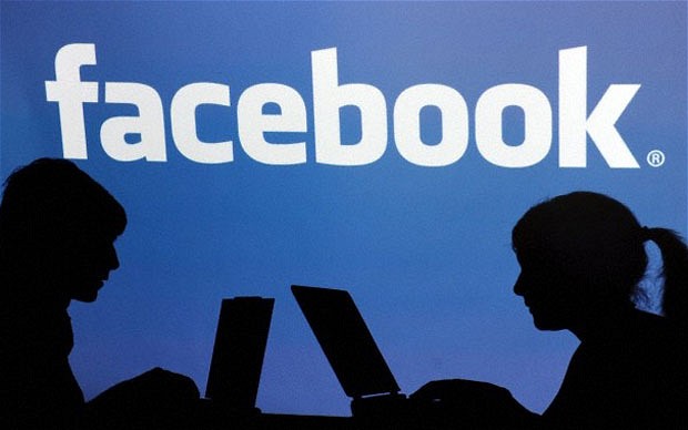 Facebook will pay an unprecedented $5 billion penalty over privacy breaches | डेटा लीक प्रकरणी फेसबुकला 5 अब्ज डॉलर्सचा दंड