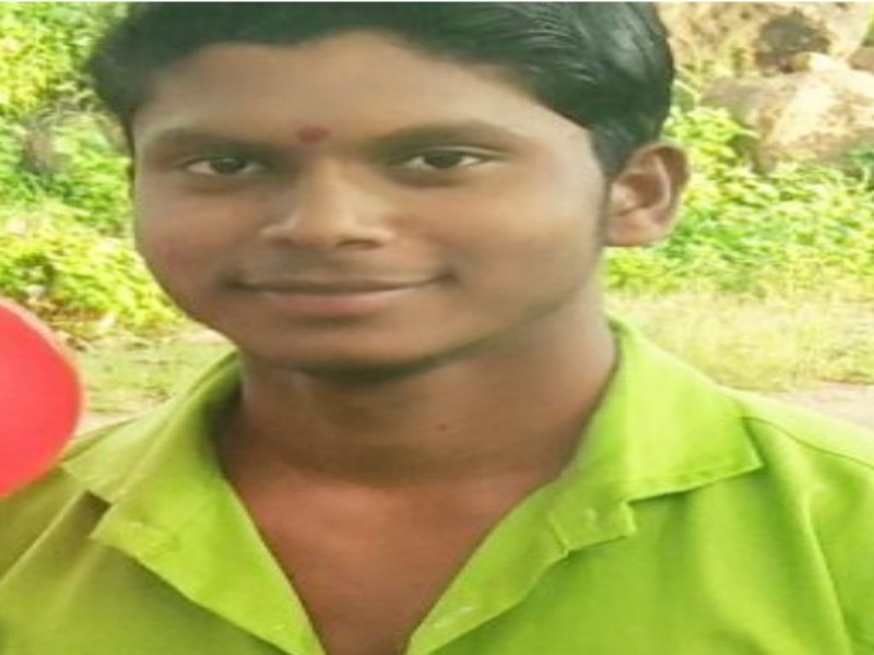 Farmer's son commits suicide due to loan | कर्जाचा डोंगर असहाय्य झाल्याने शेतकऱ्याच्या मुलाची आत्महत्या 