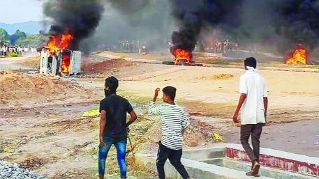 Agitation violent in Rajasthan; One killed | राजस्थानात आंदोलन हिंसक; एक ठार