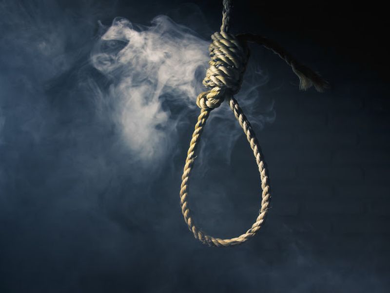 Youth commits suicide by killing young woman | तरुणीची हत्या करत तरुणाने केली आत्महत्या