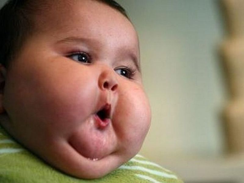 10 month old baby's weight is 28 kilos | १० महिन्याच्या बाळाचं वजन तब्बल २८ किलो. काय असेल कारण ? 