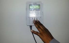  Average double bills charged to 'Faulty' miter power consumers | ‘फॉल्टी’ मीटरच्या वीज ग्राहकांना आकारले सरासरी दुप्पट बिल!