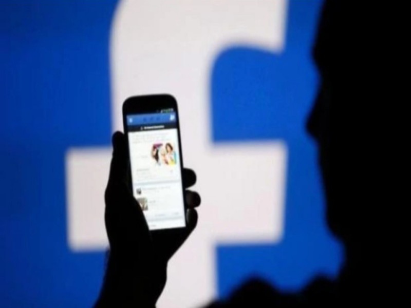 Friendship on Facebook fell expensive due to the lure of the commission | फेसबुकवरची मैत्री कमिशनच्या आमिषाने पडली महागात 