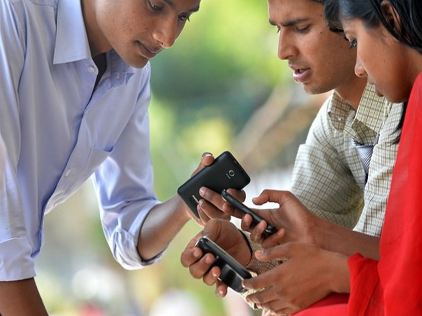 82 lakh mobile subscribers declined in April | एप्रिलमध्ये ८२ लाख मोबाइल ग्राहक घटले
