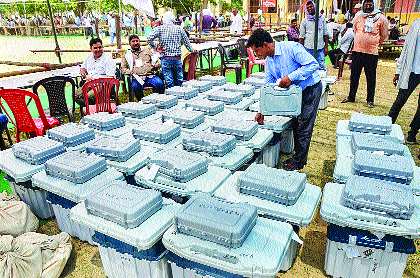 918 candidates in the fray; The rights to play 10 million voters today | ९१८ उमेदवार रिंगणात; १० कोटी मतदार आज बजावणार हक्क