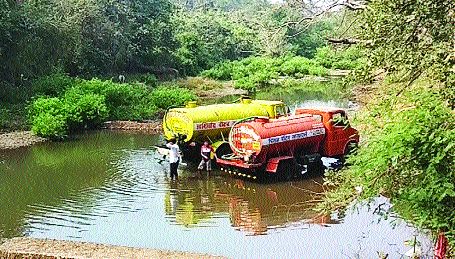 Dhar river water source for highway work | महामार्गाच्या कामासाठी धार नदीचा पाणीउपसा