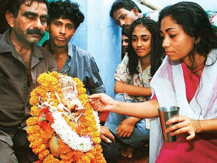 Twenty-five years of the incident to Ganapati drinking milk | गणपती दूध (नाही) प्यायला त्या घटनेची पंचविशी