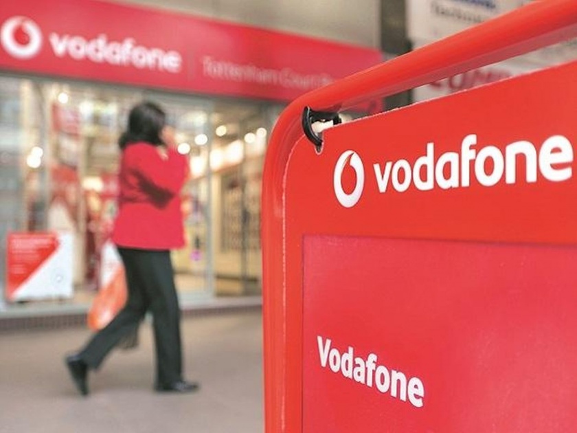Vodafone softened after Airtel; Unlimited Calling Gift to Customers Again | एअरटेलनंतर व्होडाफोनही नरमली; ग्राहकांना पुन्हा अनलिमिटेड कॉलिंगची भेट
