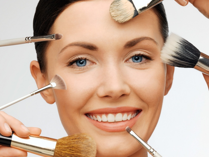 Makeup helps for cure depression | नैराश्य घालवण्यासाठी मेकअप करा.