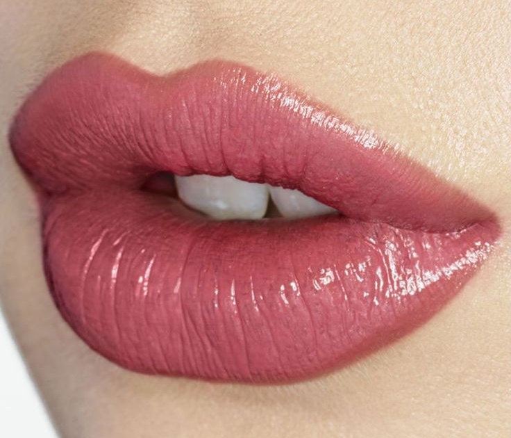 Your Lipstic colour tell something about you. | तुम्ही लिपस्टिक कोणत्या रंगाची लावता? तुमची लिपस्टिक तुमच्याबद्दल खूप काही सांगते !