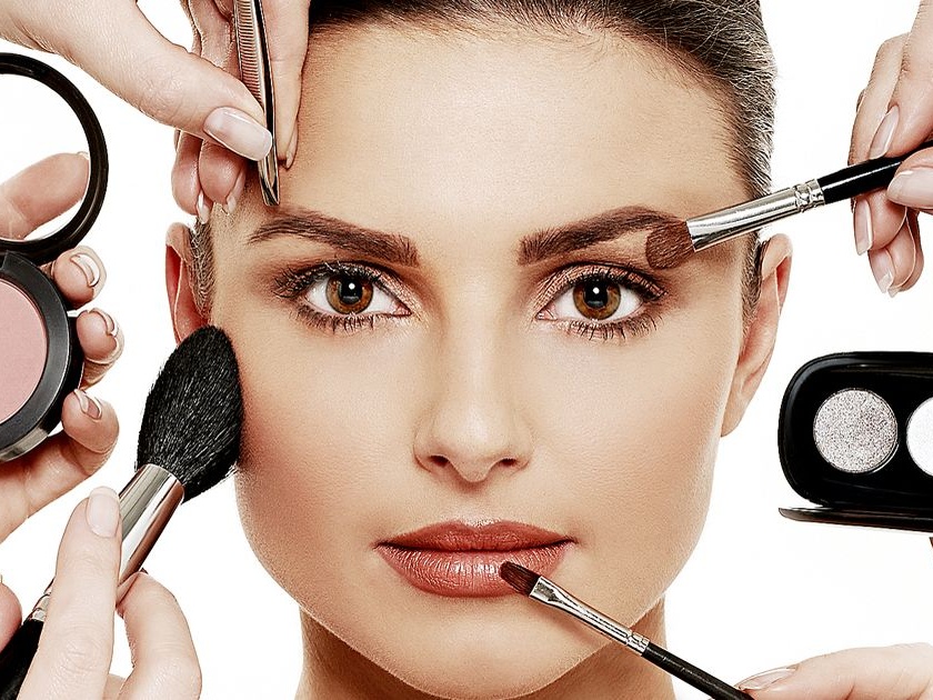 No time for make up. Use these 7 make up tips. | घाई घाईत तयार होताय. या सात टिप्स वापरा आणि सुंदर दिसा!