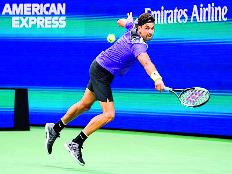 Federer defeated in the semifinals | फेडरर उपांत्यपूर्व फेरीत पराभूत