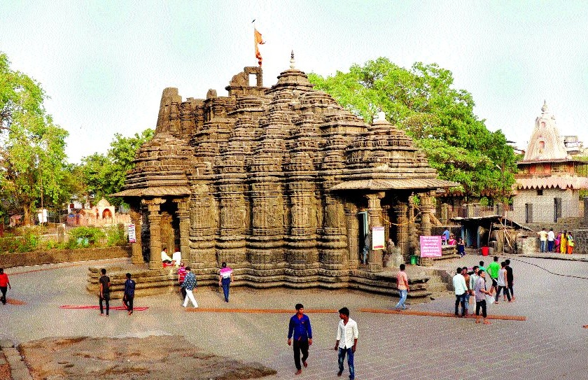 Due to weakness, theft in Vajreshwadi temple | हलगर्जीपणामुळे वज्रेश्वरी मंदिरात चोरी