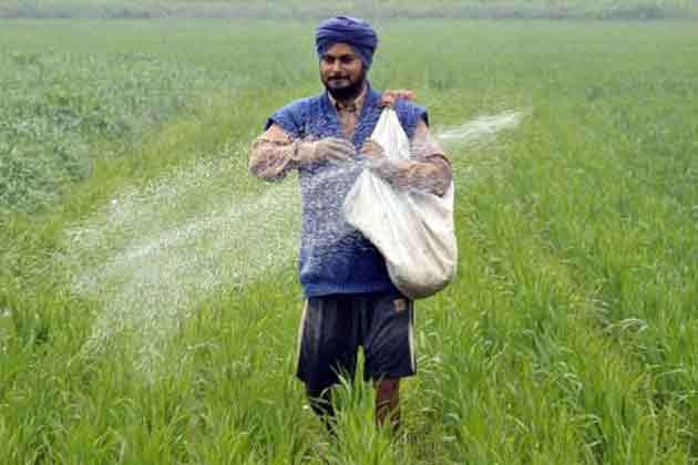 Sale of adulterated fertilizers to farmers; Fraud lawsuit filed against New India Company | शेतकऱ्यांना भेसळयुक्त खताची विक्री; नवा भारत कंपनीविरुद्ध फसवणूकीचा गुन्हा दाखल