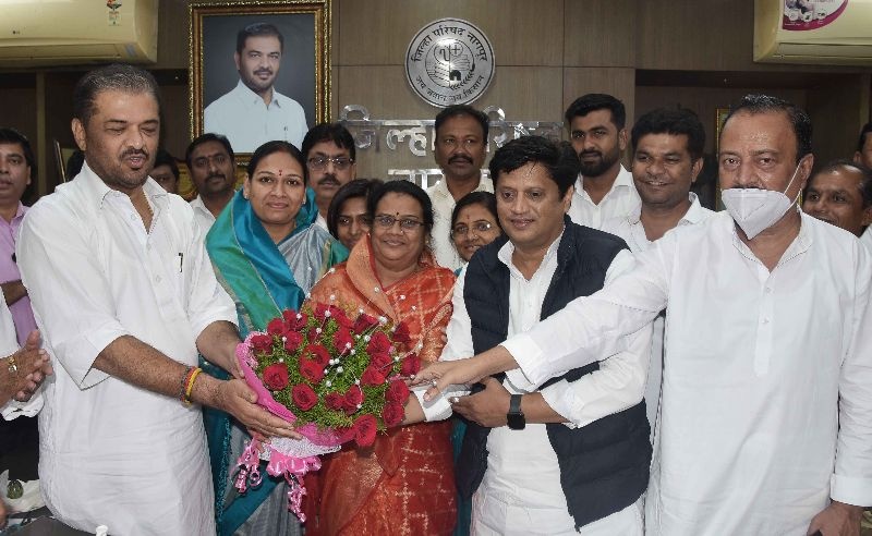 Sumitra Kumbhare became the first woman vice president of Zilla Parishad nagpur | सुमित्रा कुंभारे ठरल्या जिल्हा परिषदेतील पहिल्या महिला उपाध्यक्ष