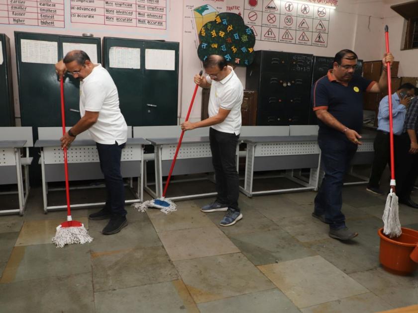 Swachhta Abhiyan was conducted in 150 schools in Thane, emphasis was placed on cleaning polling stations and premises | ठाण्यातील १५० शाळांमध्ये झाले स्वच्छता अभियान, मतदान केंद्र आणि परिसर स्वच्छ करण्यावर भर