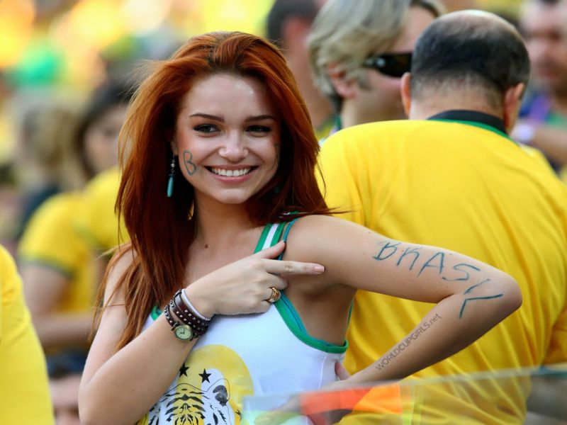 FIFA World Cup 2018 FIFA warns broadcasters about singling out hot women'at World Cup | FIFA Football World Cup 2018 : हॉट महिला प्रेक्षकांवर झूम करू नका; फिफाची ब्रॉडकास्टर्सना तंबी