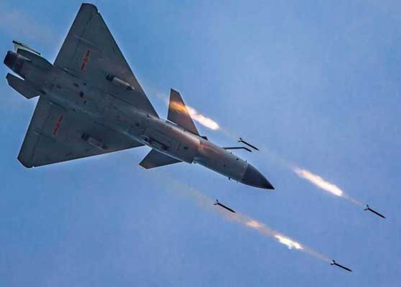 The ability of the Indian Air Force to dismantle China-Pakistan challenge at the same time | एकाचवेळी चीन-पाकिस्तानचे चॅलेंज मोडून काढण्यास सक्षम - इंडियन एअर फोर्स चीफ