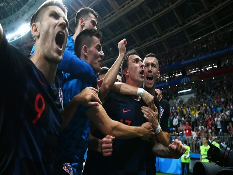 Football Fifa World cup 2018 Semi Final Croatia Vs England Live Updates : England and Croatia who makes history to reach finals | Croatia Vs England : क्रोएशियाने रचला इतिहास; इंग्लंडवर 2-1 अशी मात