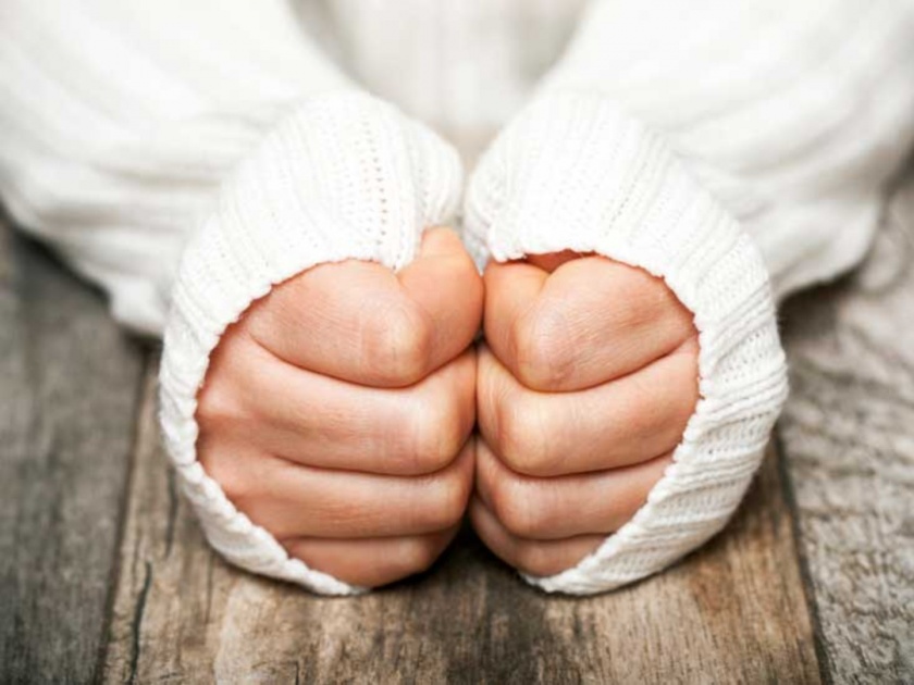 remedies for swollen fingers in winter due to cold by expert | थंडीत बोट सुजुन सुन्न पडतात? चिंता नको! तज्ज्ञांनी सांगितलेले हे उपाय देतील चटकन आराम