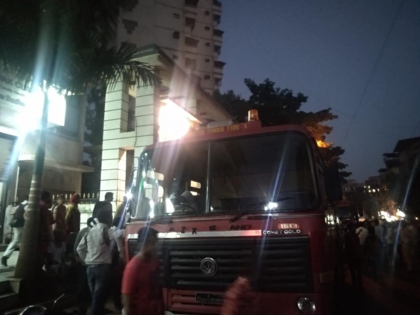 A closed flat was fired in Navi Mumbai's Airoli | नवी मुंबईत ऐरोली येथे बंद फ्लॅटला लागली आग 
