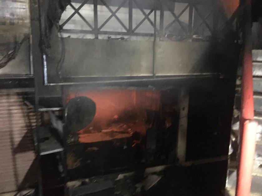 Electronic shop fire; loss of Rs 40 lakh | ईलेक्ट्रॉनिक दुकानाला आग;४० लाखाचे नुकसान