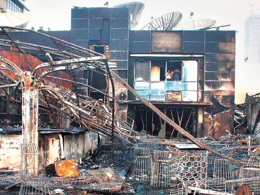 9 85 fire incidents in Mumbai in six months | मुंबईत सहा महिन्यांत ९८५ आगीच्या घटना