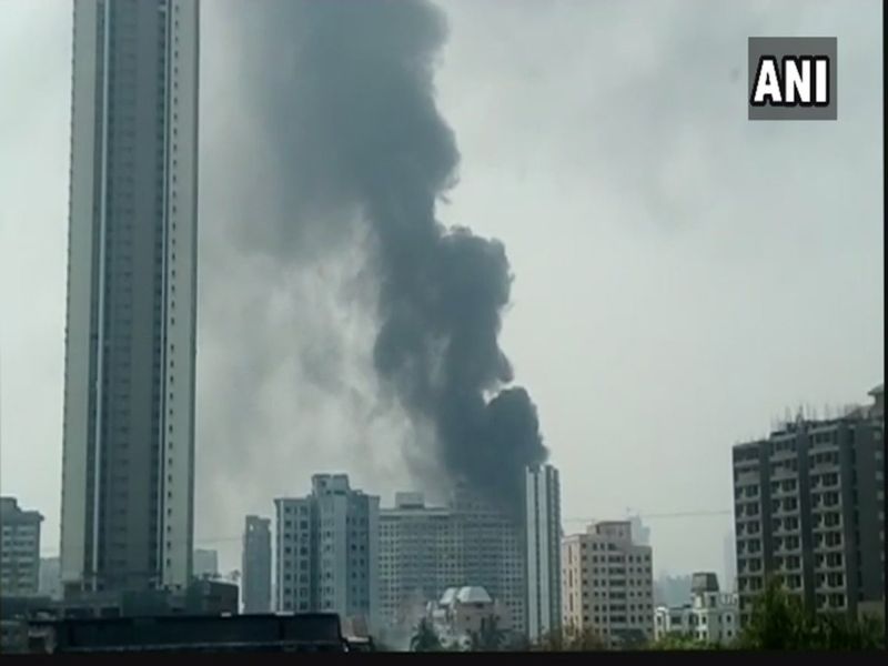 Major fire at Kalachowki godown in Mumbai | मुंबई: काळाचौकीत गोदामाला भीषण आग; अग्निशमन दलाच्या आठ गाड्या घटनास्थळी दाखल