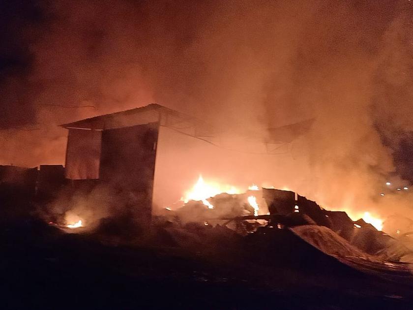 Nashik: Fire breaks out in a scrap warehouse in Ambad Industrial Estate | Nashik: अंबड औद्योगिक वसाहतीत भंगार गुदामाना आग