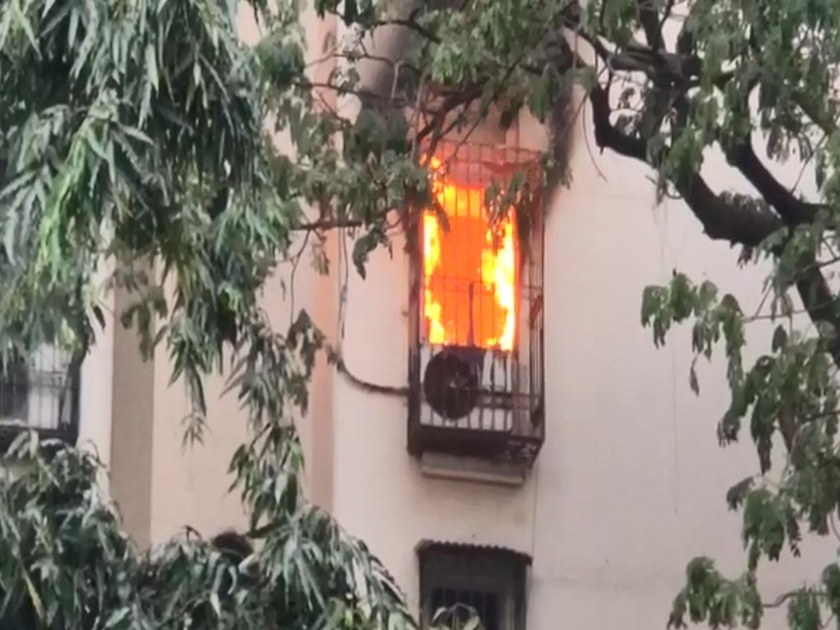 A huge fire broke out in a flat in Shreeji Tower at Ghatkopar | घाटकोपर येथे श्रीजी टॉवरमधील फ्लॅटला लागली भीषण आग 