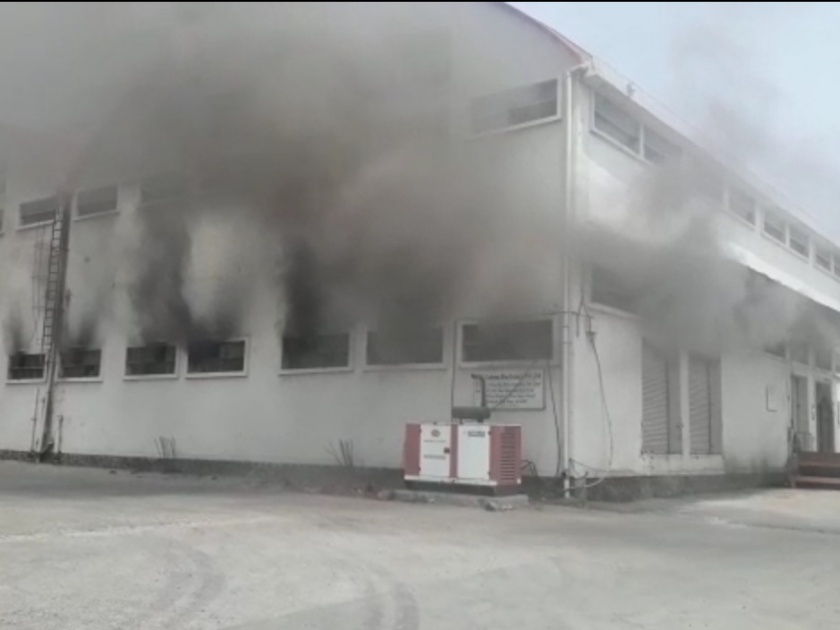 Kotmat Electronic Pvt. Ltd. The company's godown caught fire | वाघोलीत कॉटमट कंपनीच्या गोडाऊनला भीषण आग; तीन तासांच्या प्रयत्नानंतर आगीवर नियंत्रण