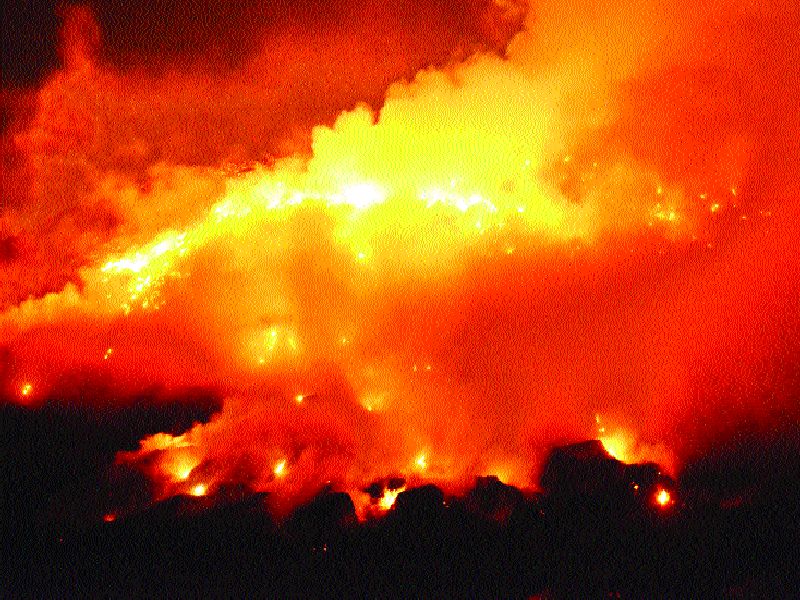 Basewadi dumping: Breath of fire from the fire | आधारवाडी डम्पिंग : आगीच्या धुराने कोंडला श्वास