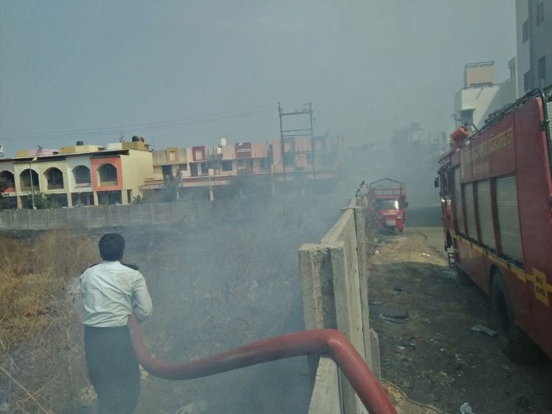 Citizens are afraid of fire incident in Nashik | नाशकात आगीच्या घटनेने नागरिक भयभीत