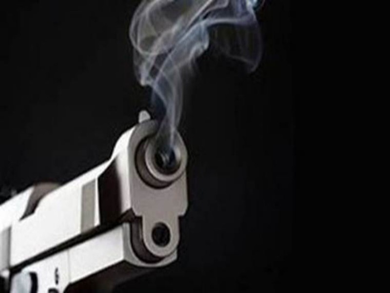 Criminals firing into the air from programme debate | हळदीतील वादातून सराईत गुन्हेगाराचा हवेत गोळीबार