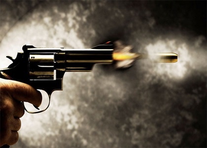 Fear of fierce firing by the firing | गोळीबाराच्या थराराने व्यापाऱ्यांमध्ये भीती