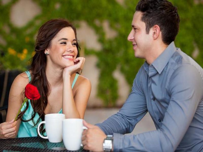 Don't do these mistake on your first date | पहिली डेट शेवटची ठरु नये यासाठी खास डेटिंग टिप्स